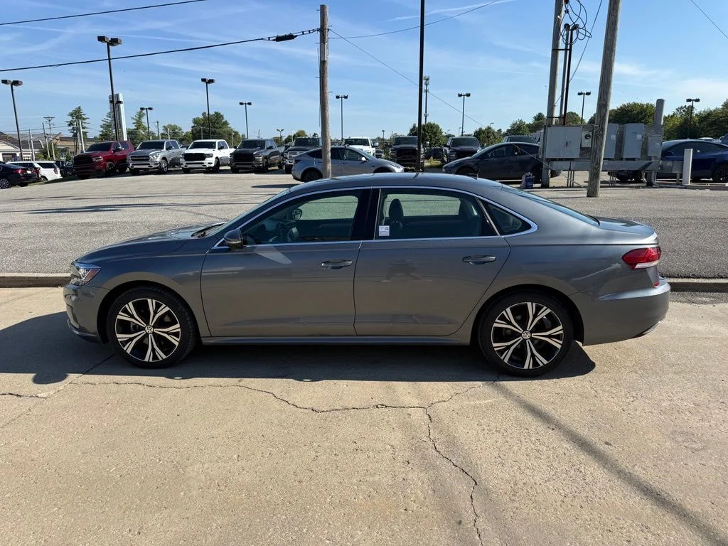 Used 2021 Gray Volkswagen 2.0T SE image 9