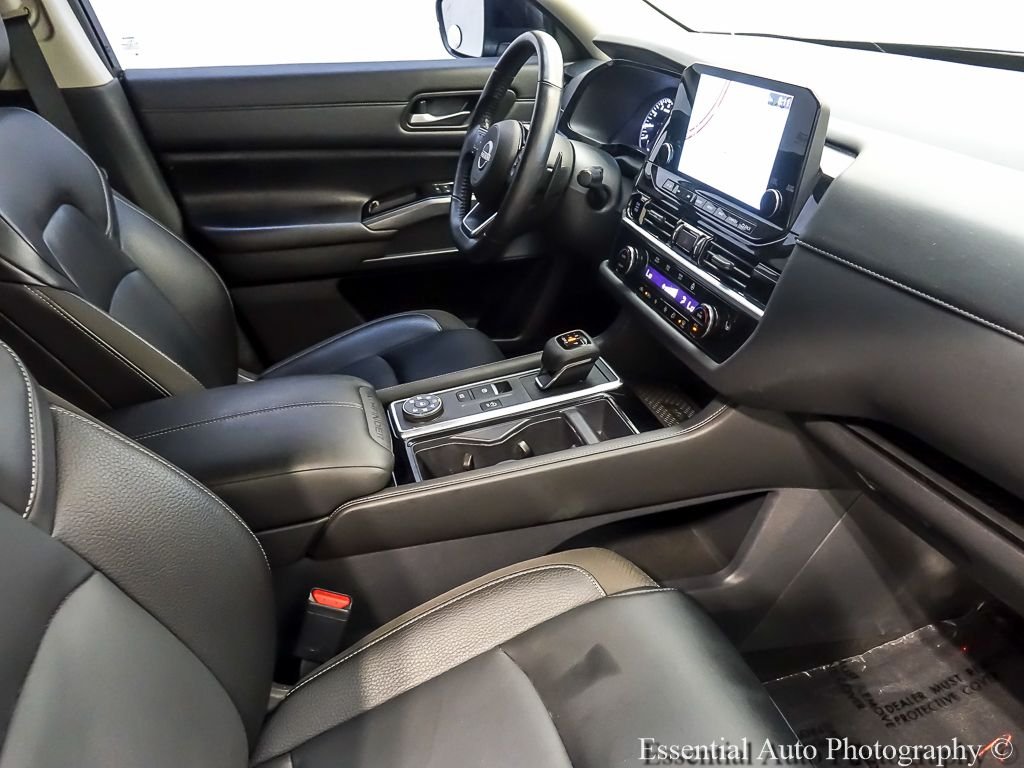 Certified Used 2025 Super Black Nissan SL image 27