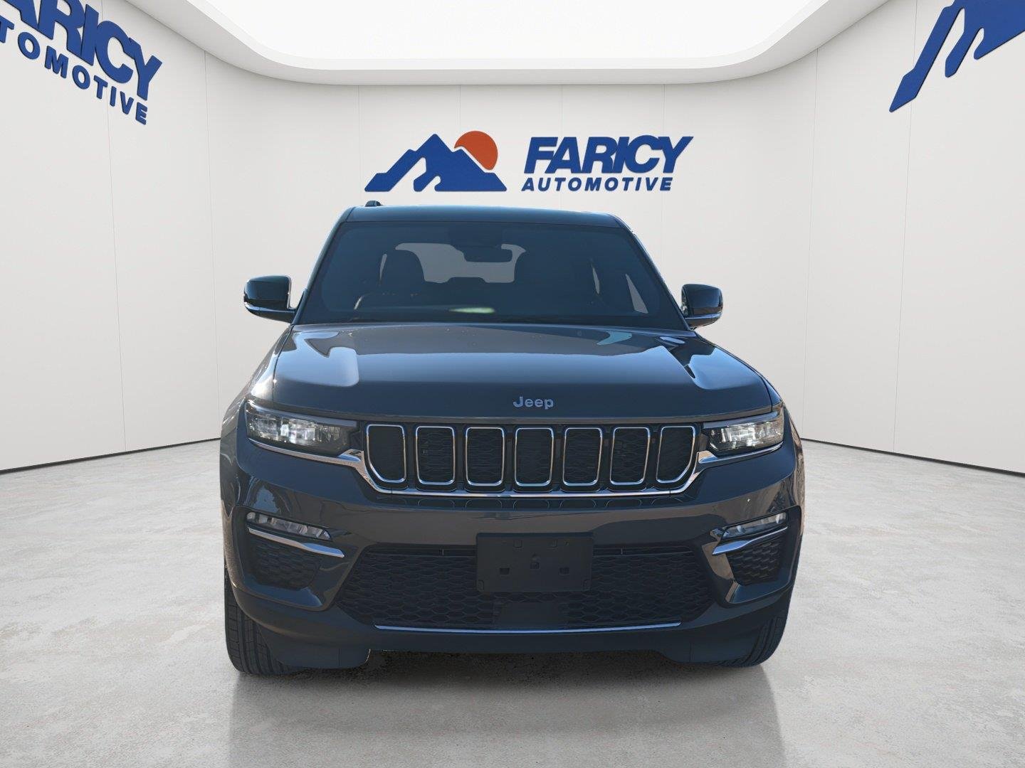 Used 2025  Jeep Limited image 2