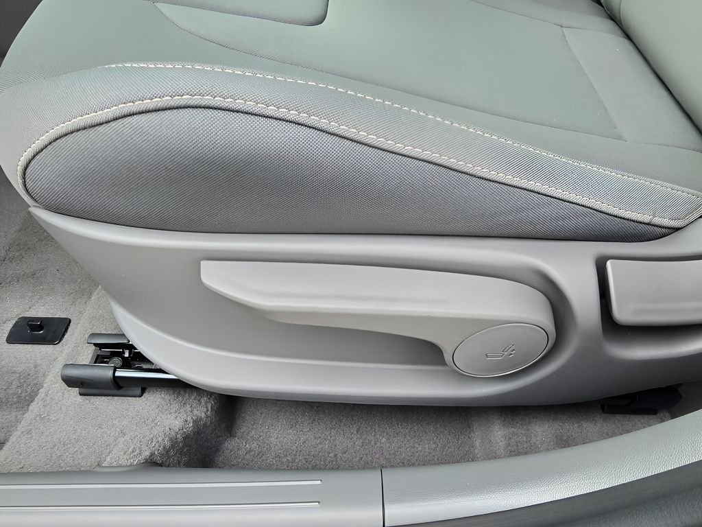 Used 2026 Serenity White Hyundai Blue image 17