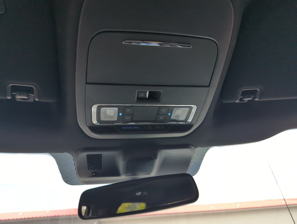 Used 2021 White Ford Platinum image 25