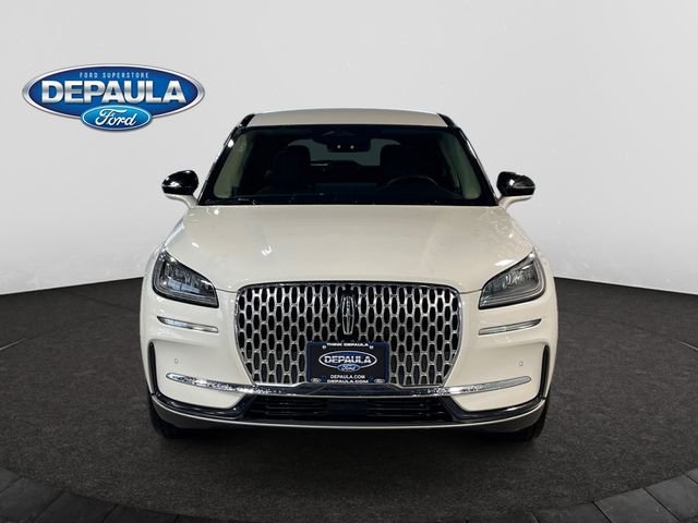 Used 2025 White Lincoln Premiere image 30