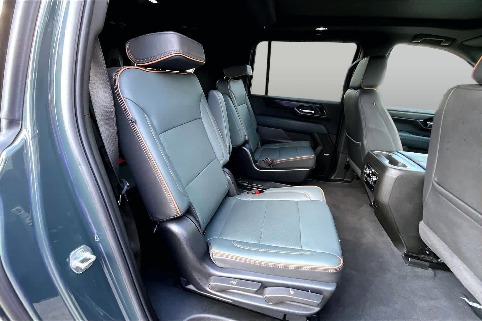 Used 2025 Midnight Pine GMC AT4 image 22