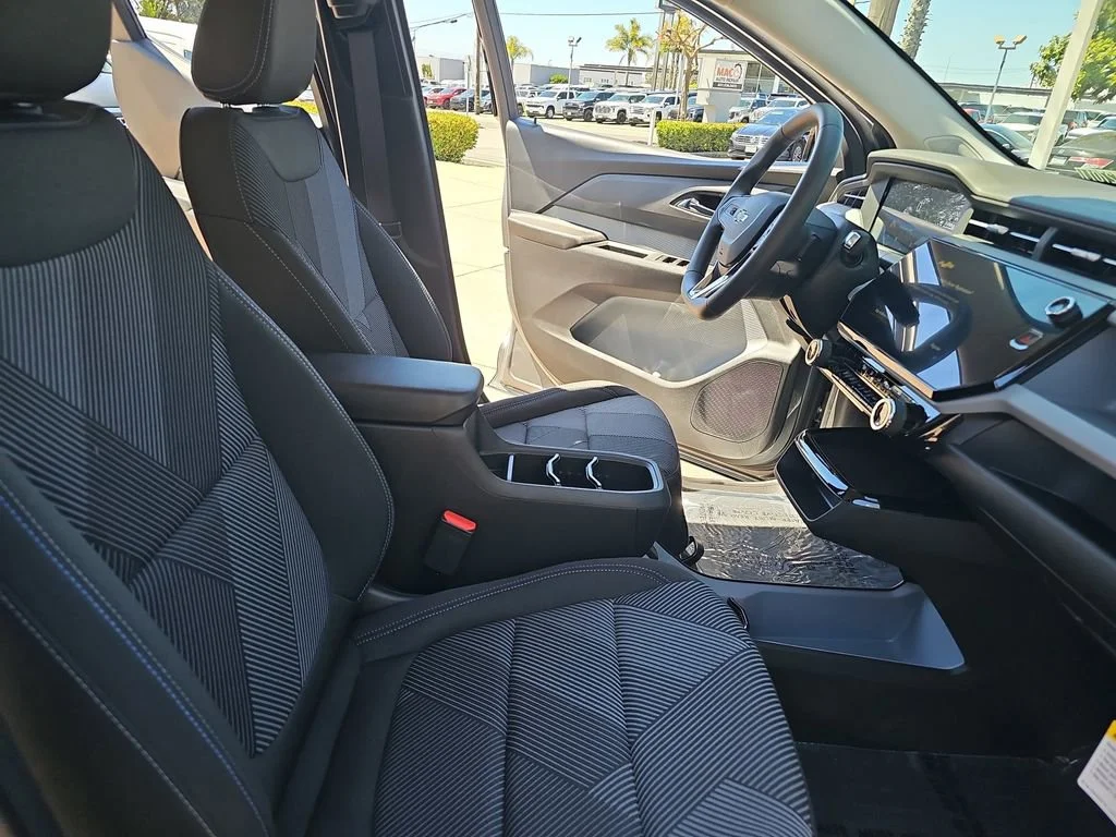 2027 Chevrolet Bolt LT - Photo 10