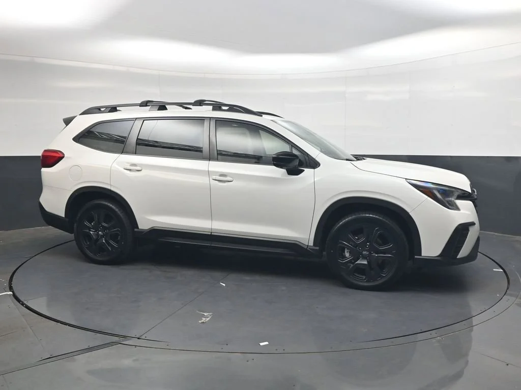 Used 2024 White Subaru Onyx Edition image 4