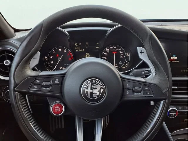 Used 2018  Alfa Romeo  image 10