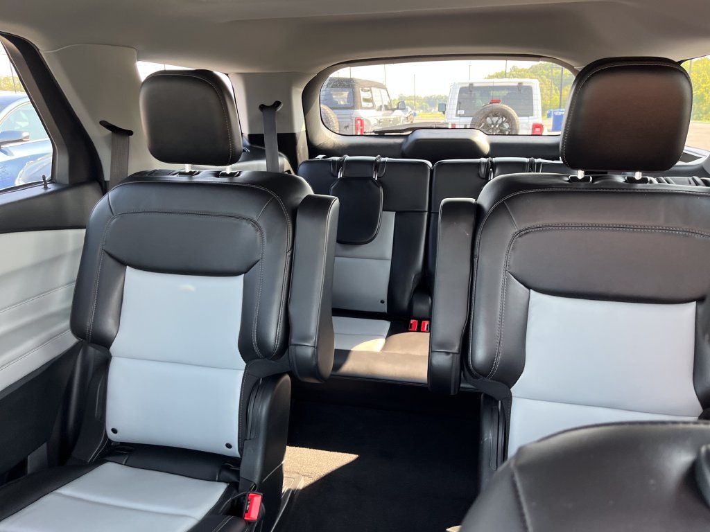 Used 2023 Black Ford XLT image 13