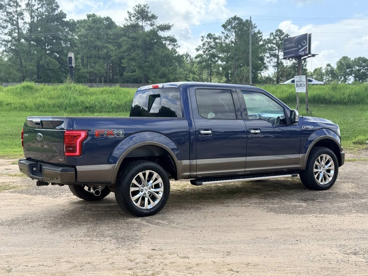 Used 2015 Blue Ford Lariat 4x4 4dr SuperCrew 5.5 ft. SB image 5