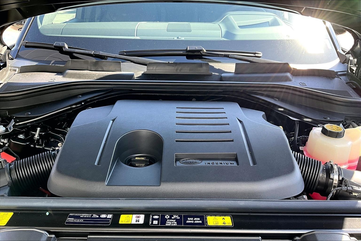 New 2026 Santorini Black Land Rover SE image 11