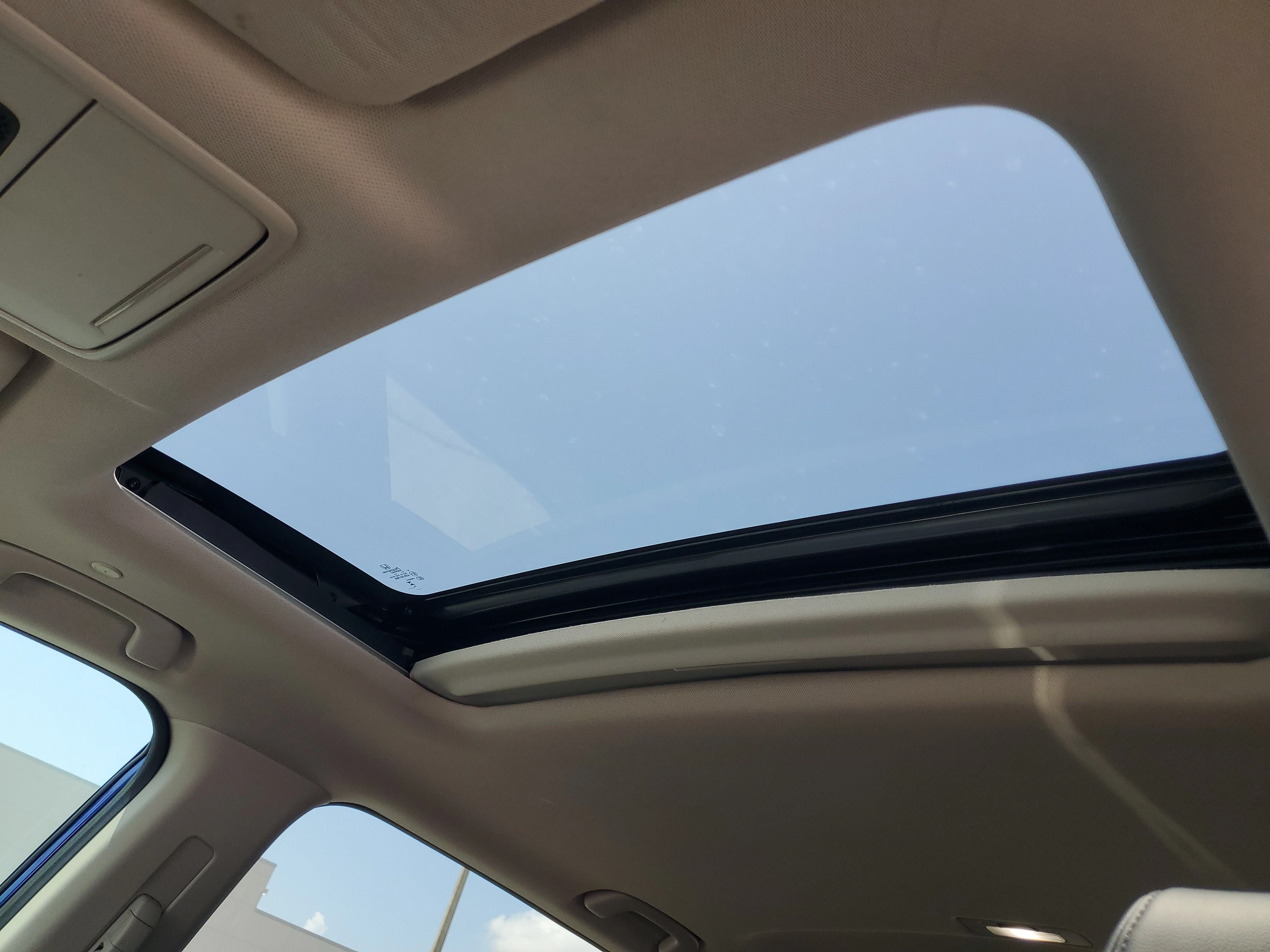 Used 2024 Sparkle Silver Honda EX-L image 19