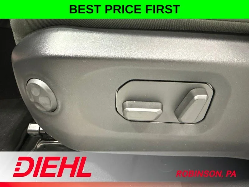 New 2026 Bright White Clear-Coat Exterior Paint Jeep Mojave image 21