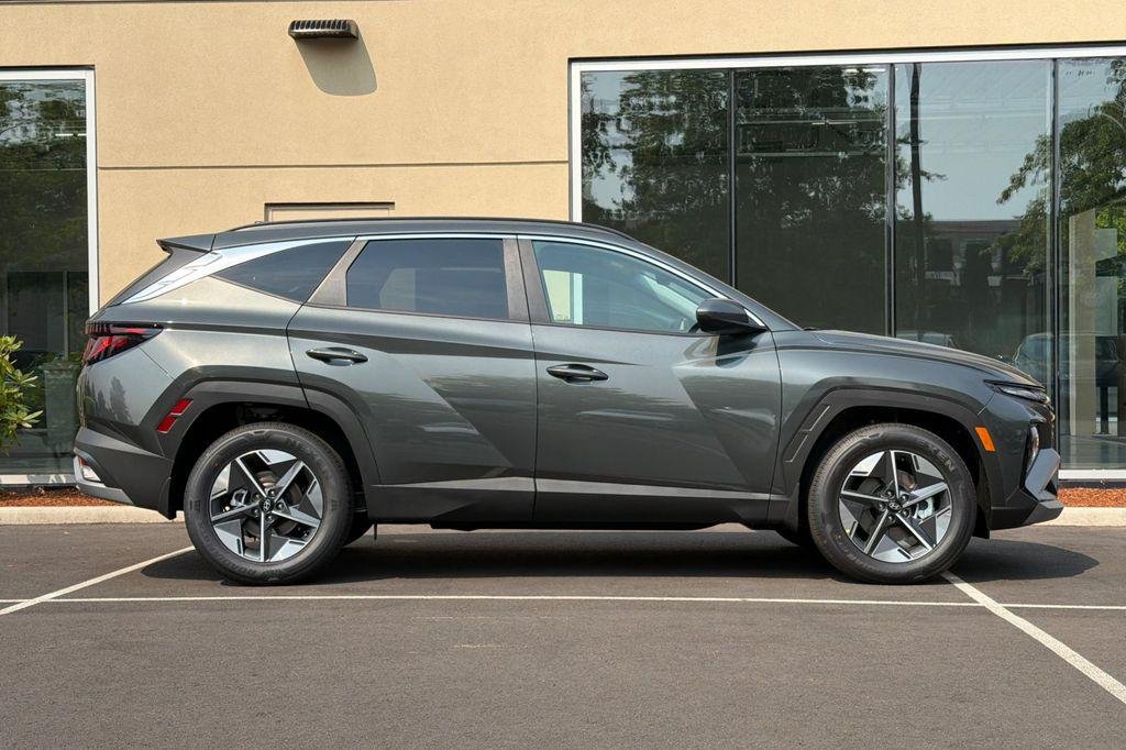New 2026 Gray Hyundai SEL FWD image 3