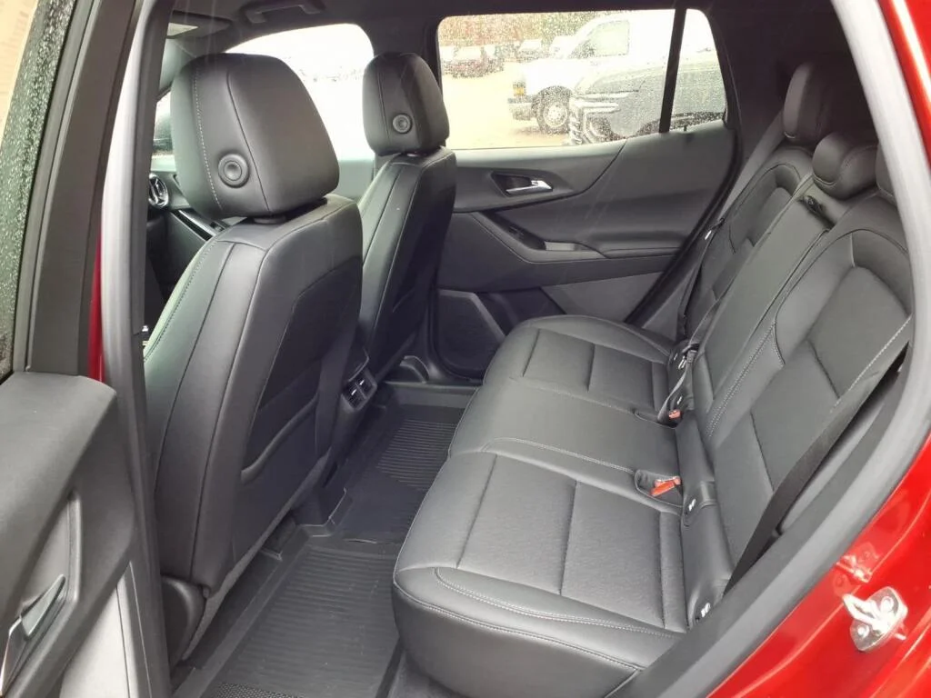 2027 Chevrolet Equinox LT - Photo 6