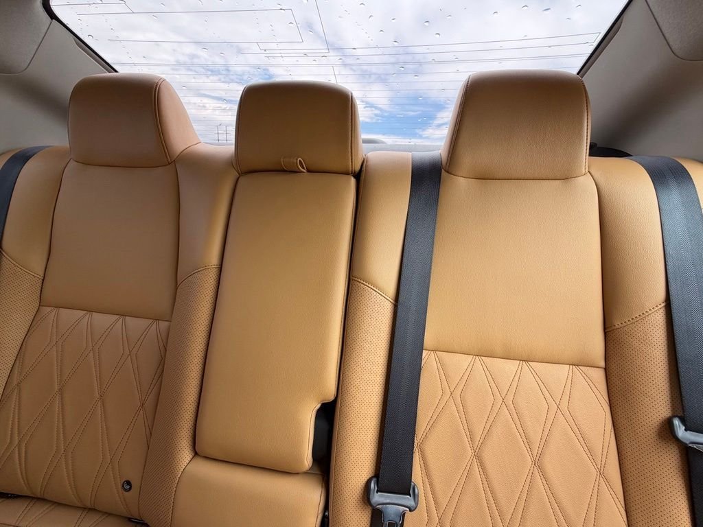 Used 2021  Nissan SV image 8