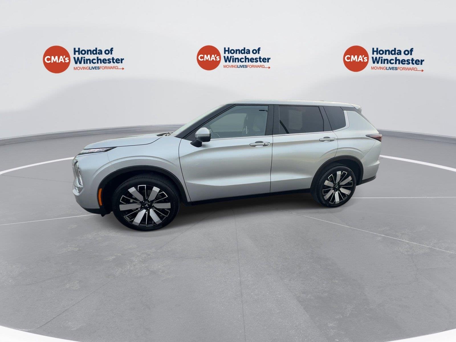Used 2025 Alloy Silver Metallic Mitsubishi SE image 4
