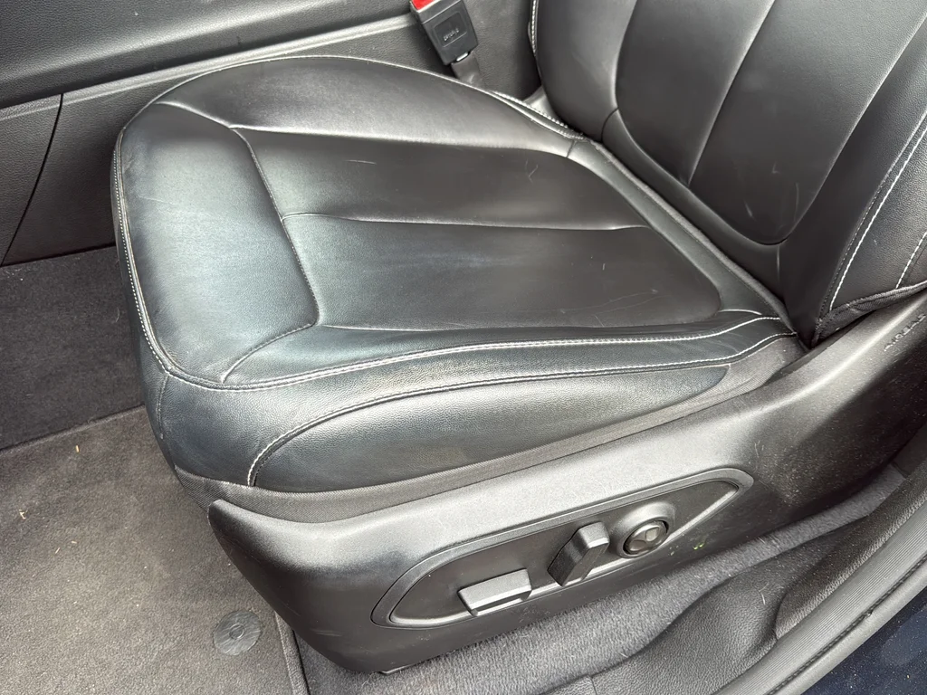 Used 2023 Black Jeep Limited image 31