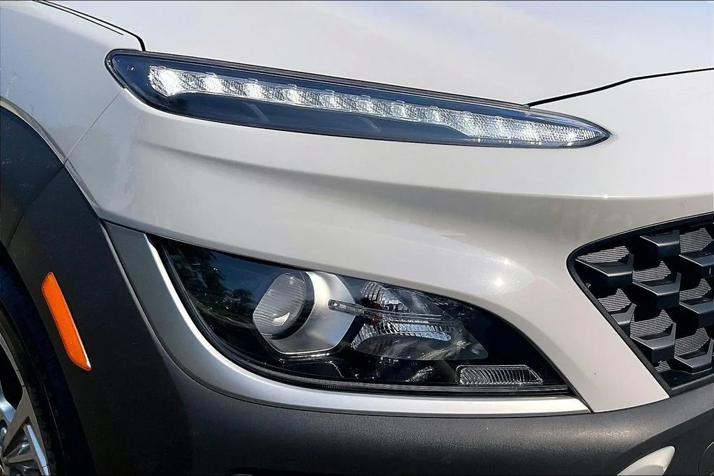 Used 2022 Silver Hyundai SEL image 32