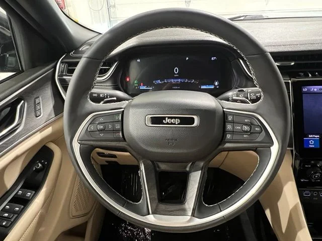 Used 2024 Gray Jeep Limited image 13
