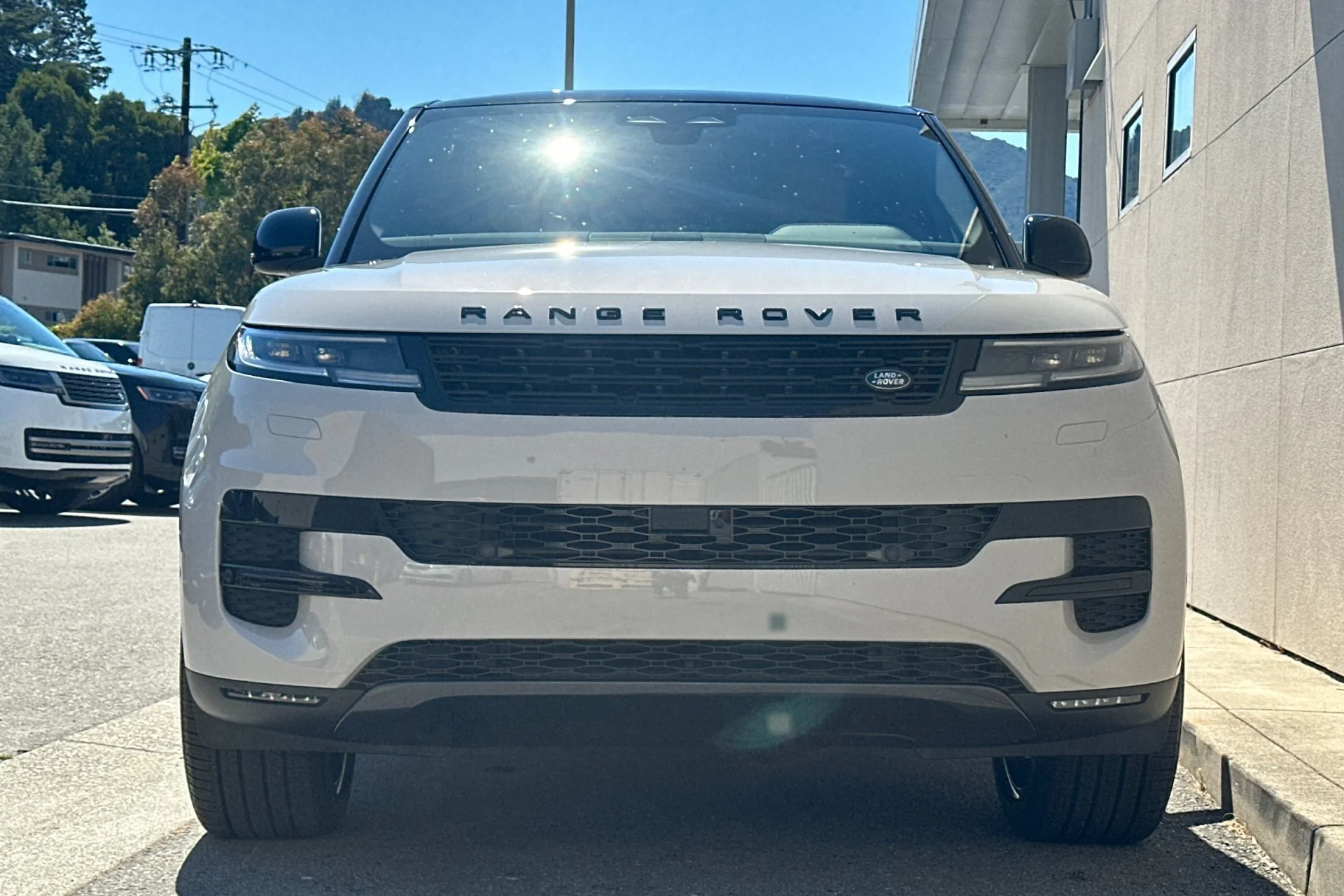 New 2026 Borasco Grey Land Rover SE image 10