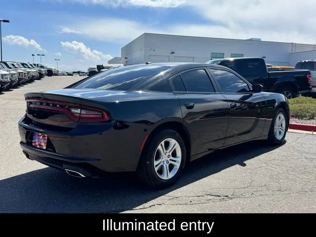 Used 2022 Black Dodge SXT image 5
