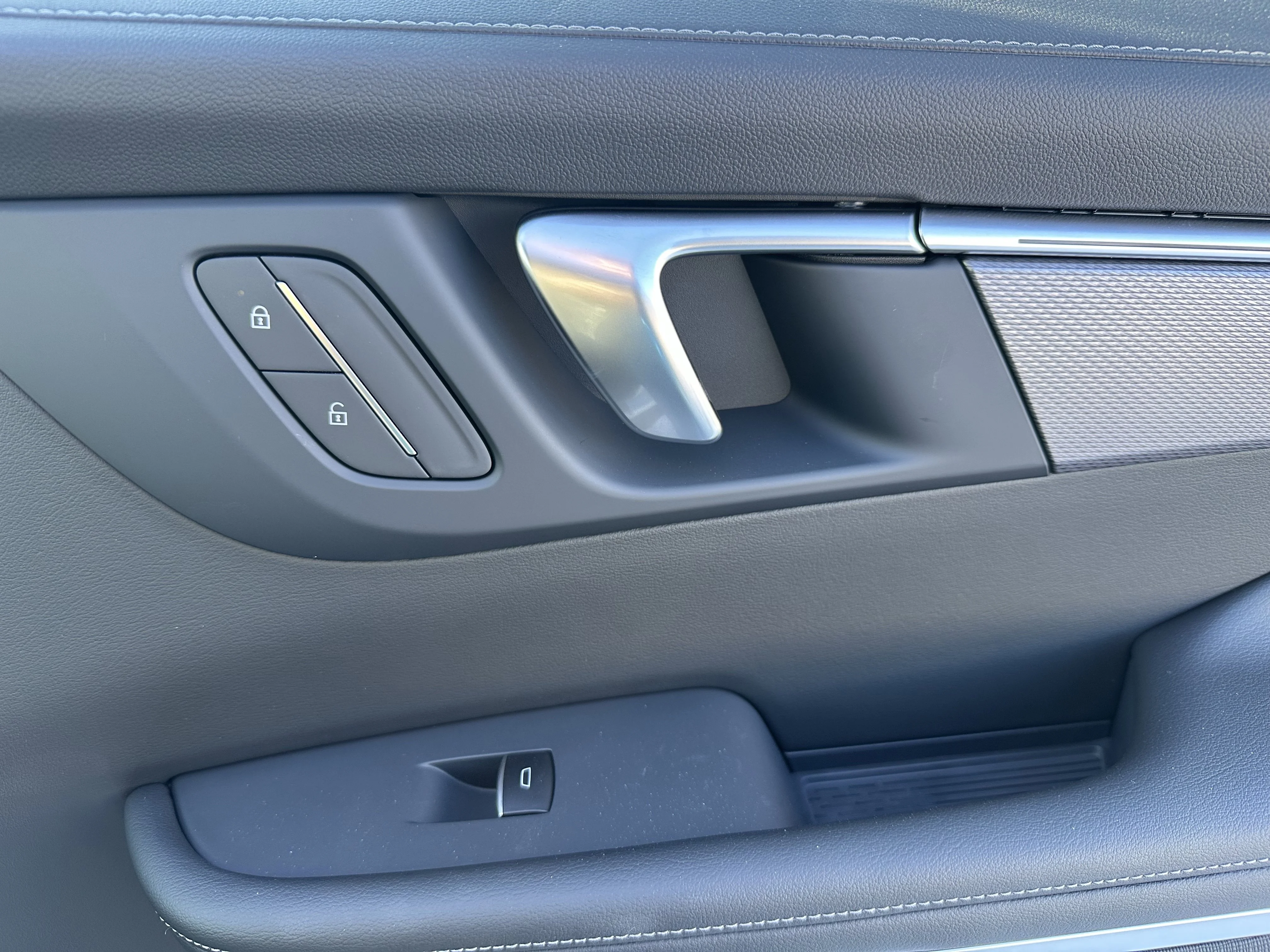 New 2026 Summit White Buick Sport Touring image 19