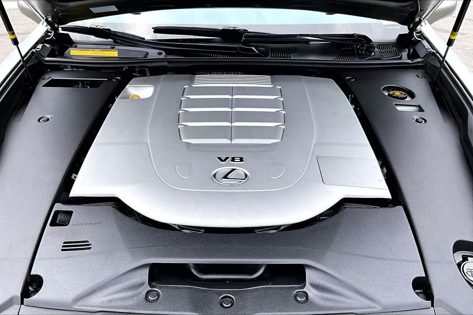 Used 2017 Atomic Silver Lexus  image 30