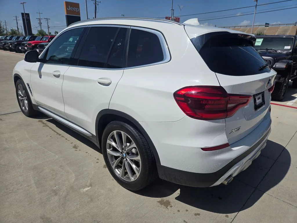 Used 2019 White BMW sDrive30i image 5