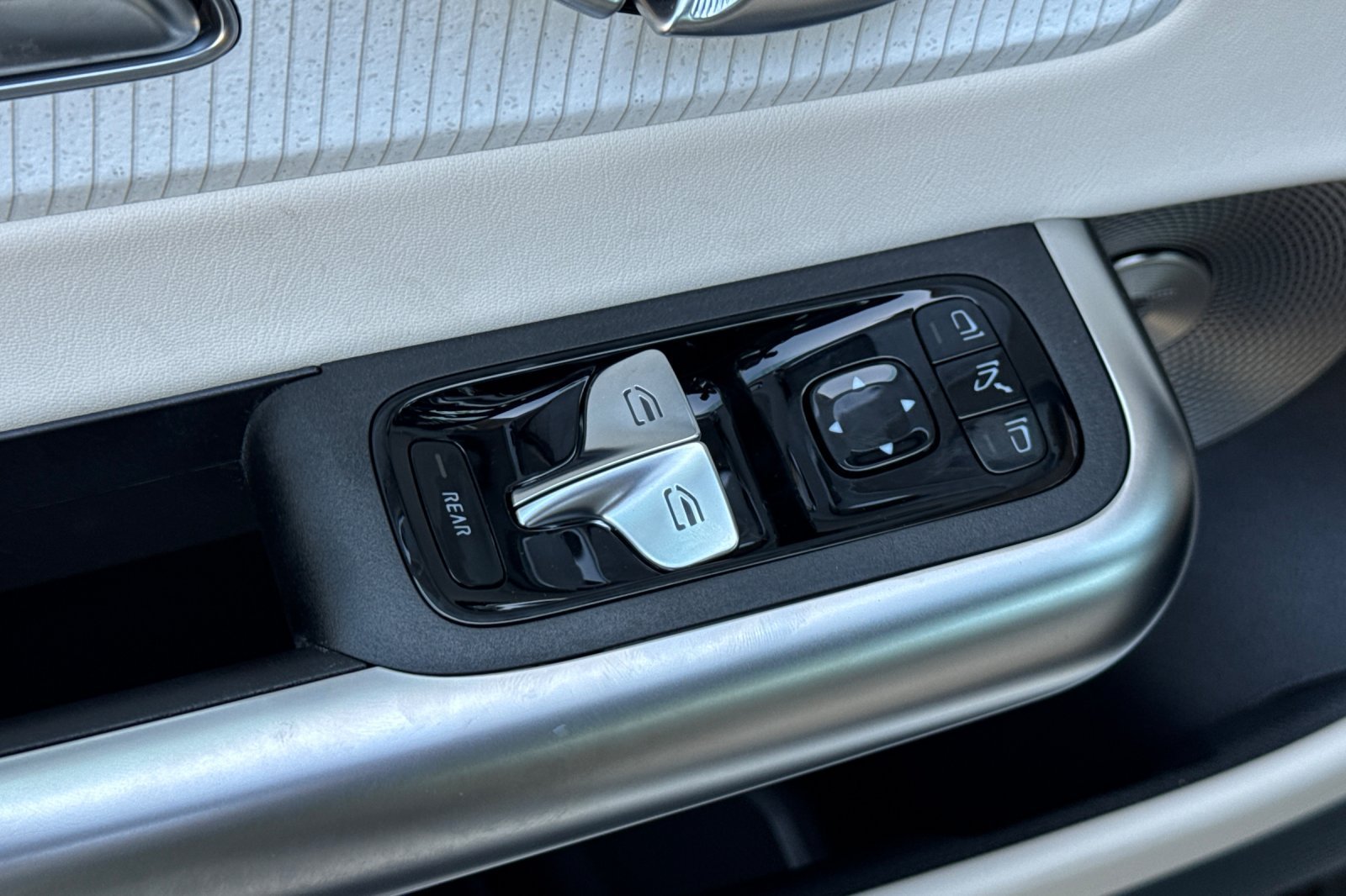 New 2027 Polar White Mercedes-Benz CLA 220 image 23