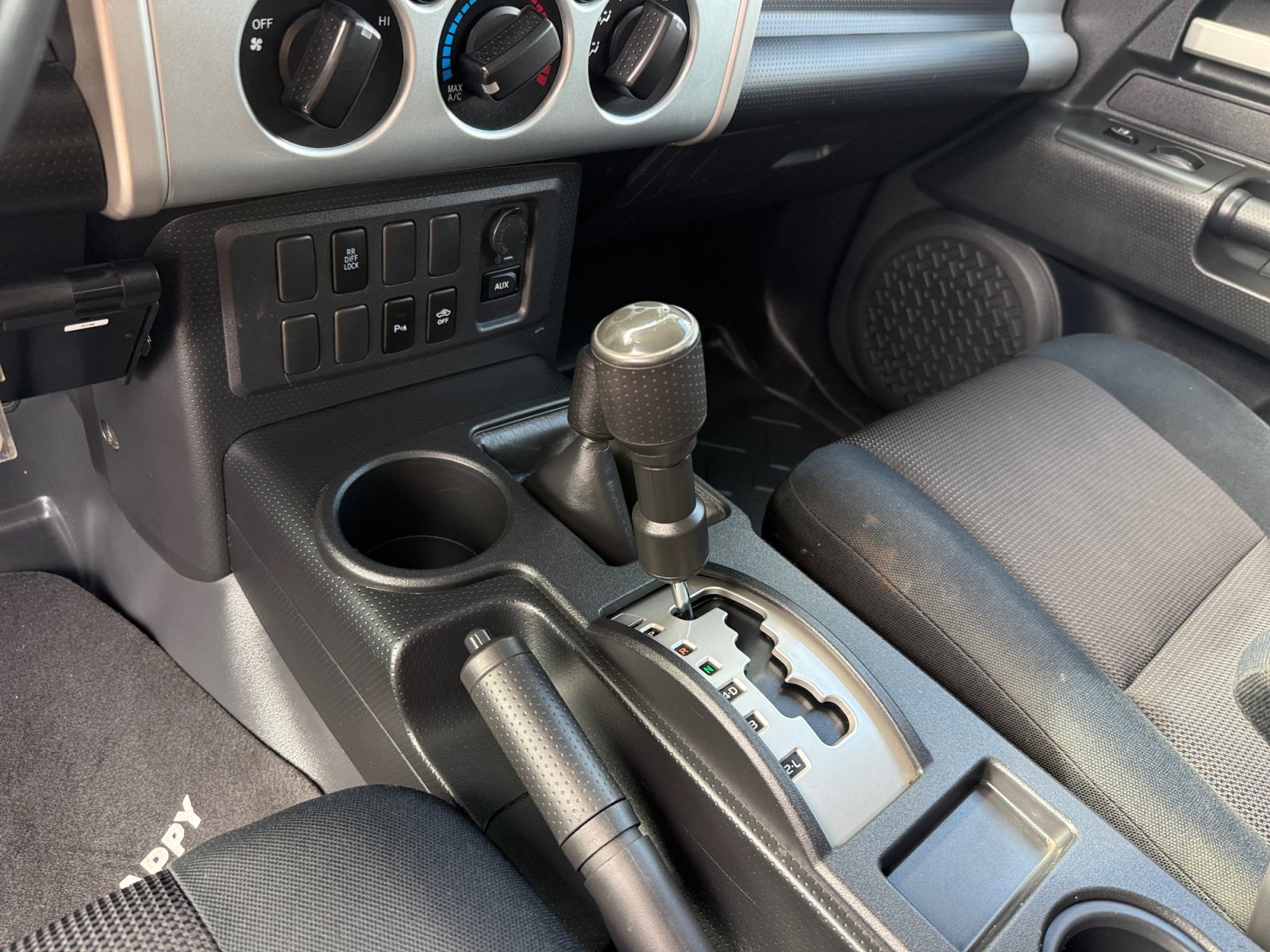 Used 2007 Titanium Metallic Toyota Base image 13