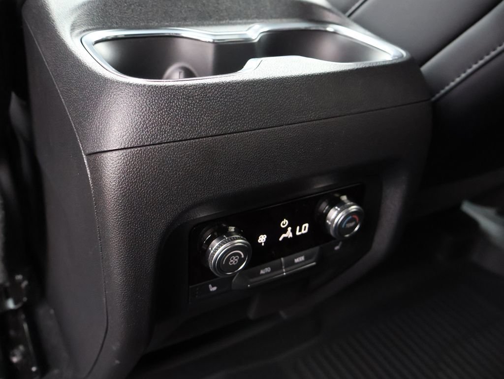 2026 GMC Acadia Denali - Photo 20
