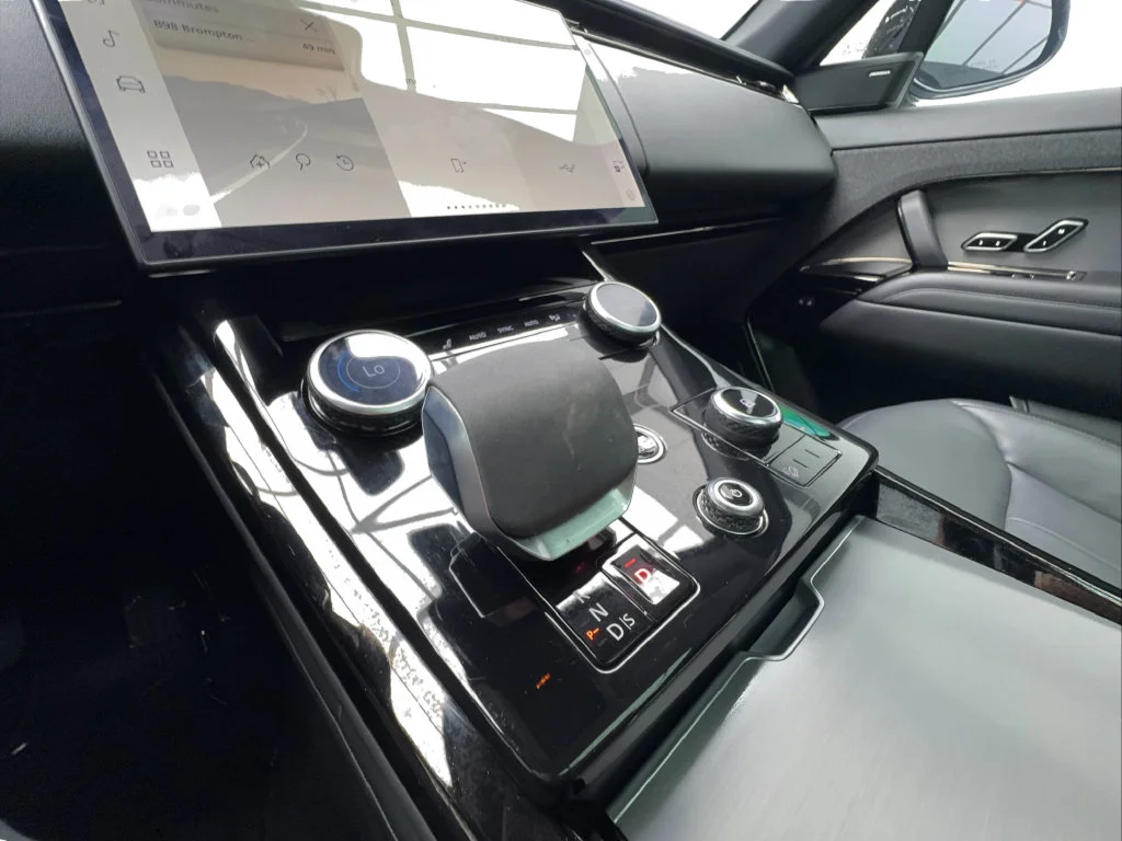 Used 2023 White Land Rover SE image 45
