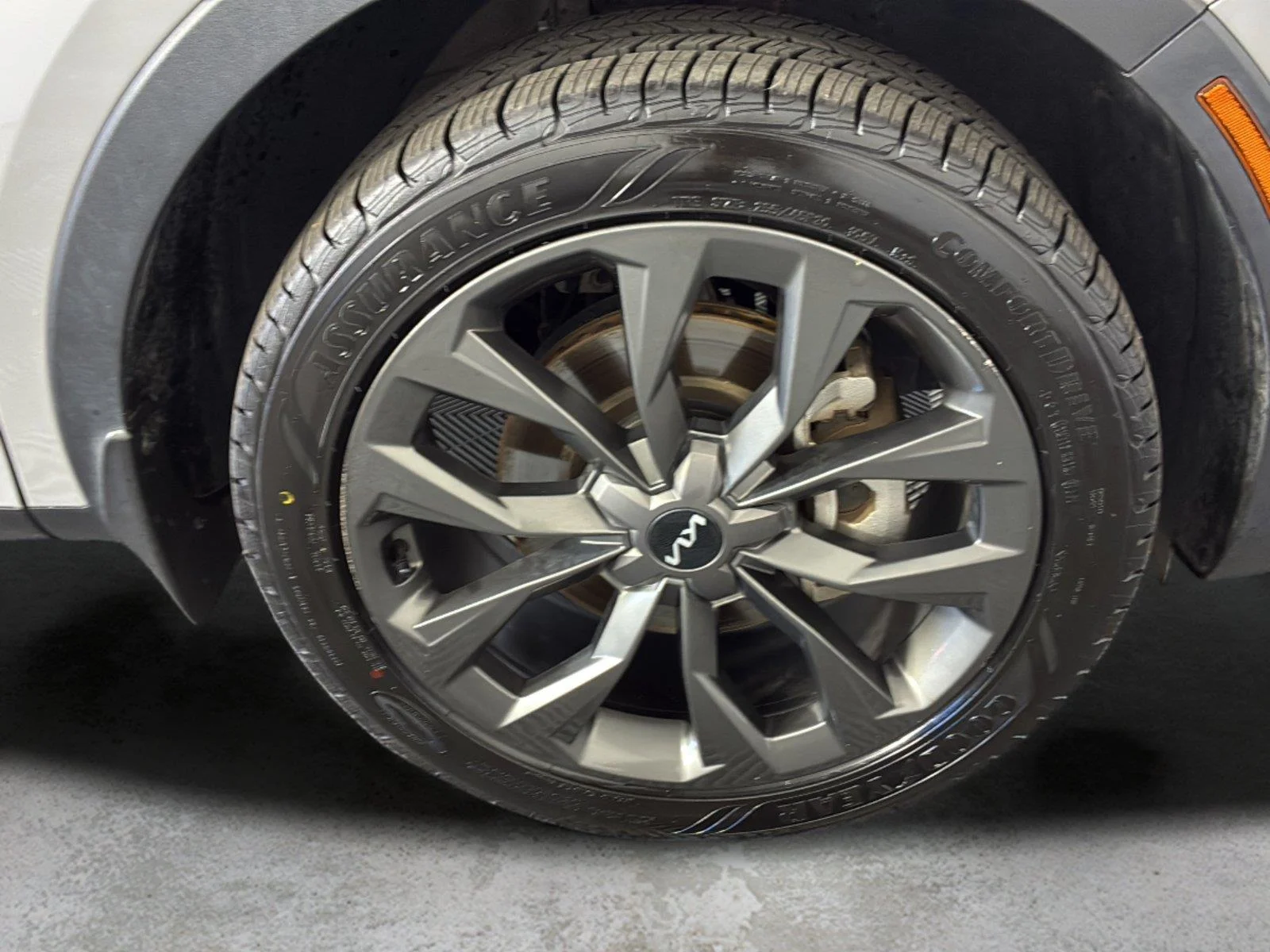 Used 2023 Wolf Gray Kia X-Line SX Prestige image 13