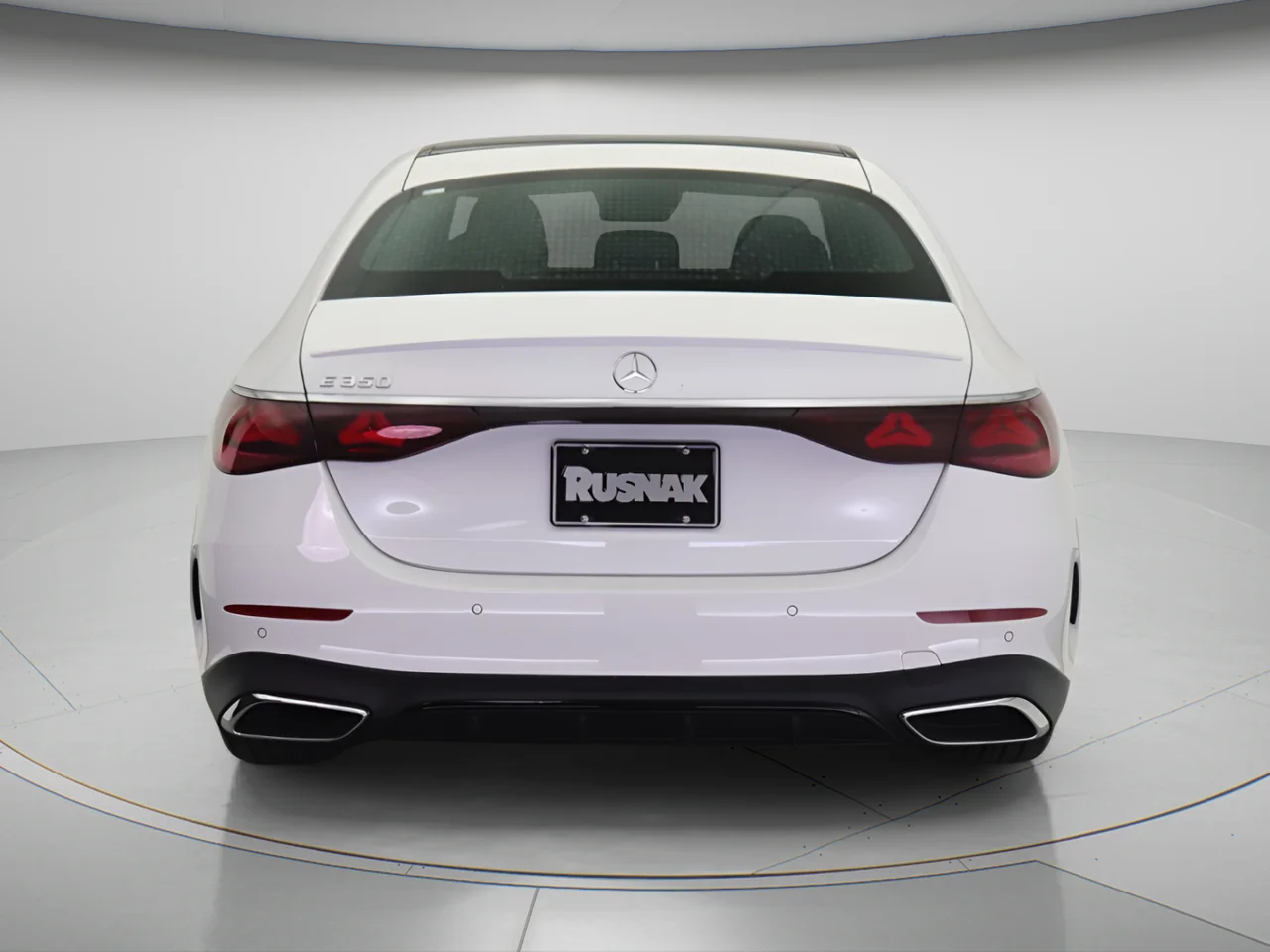 New 2026 Polar White Mercedes-Benz E 350 image 3