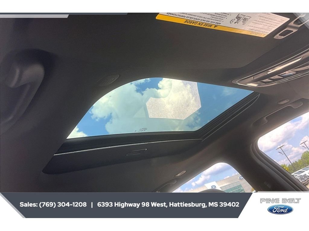 Used 2023 Silver Zynith Jeep Altitude image 16