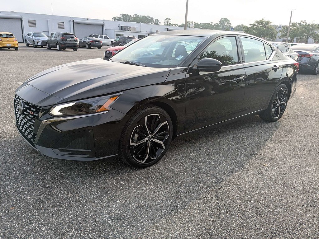 Used 2025  Nissan 2.5 SR image 8