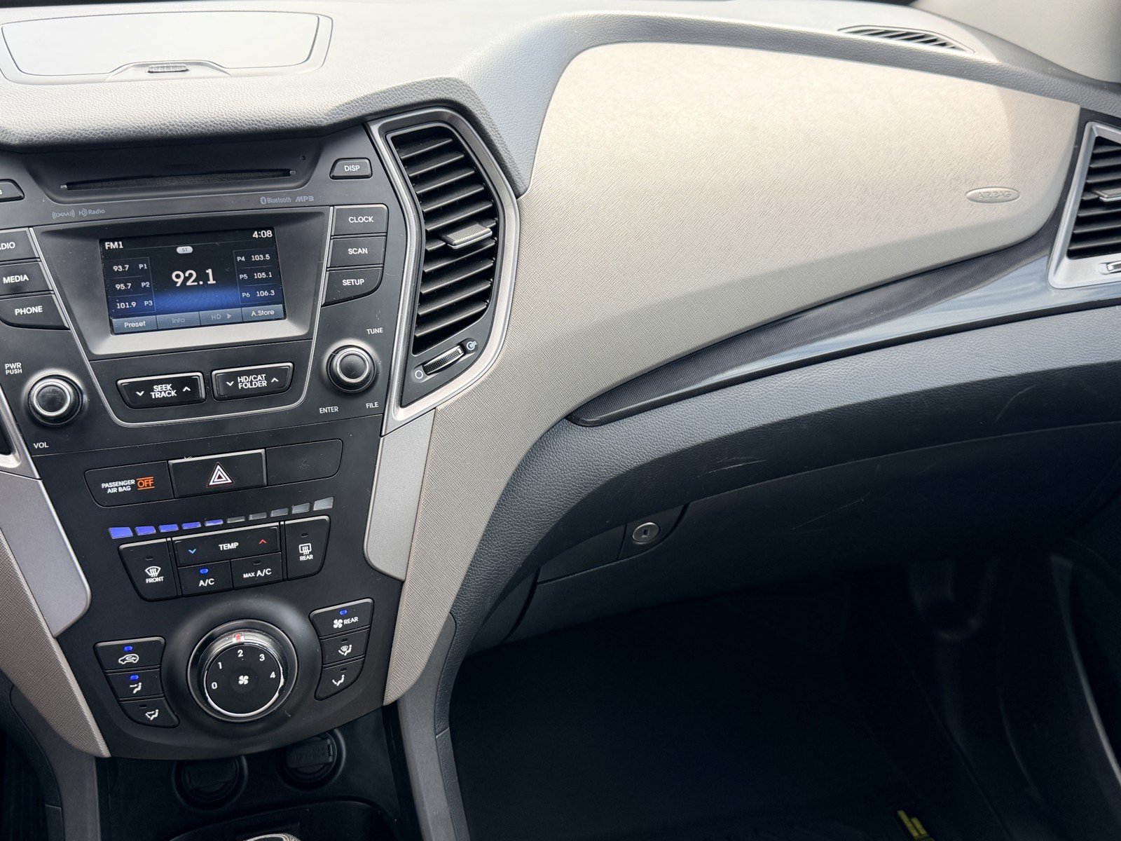 Used 2015 White Hyundai GLS image 10