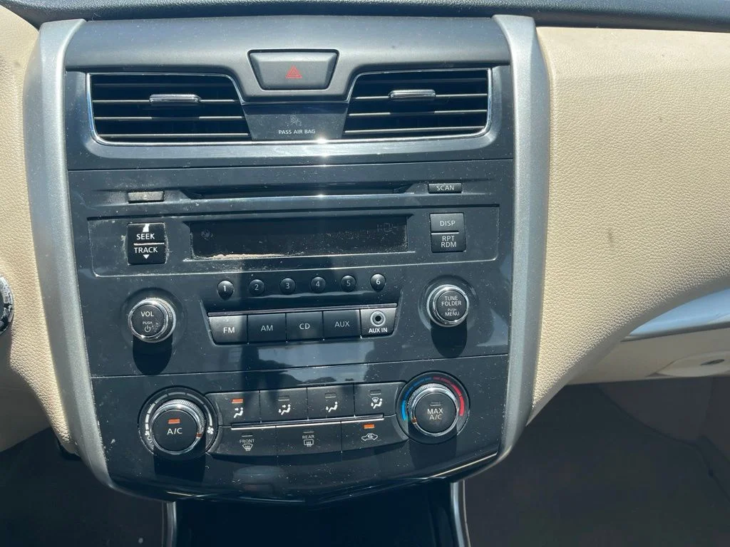 Used 2013 White Nissan 2.5 S image 7