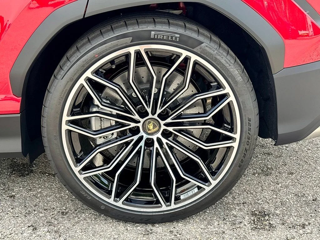 New 2026 Rosso Efesto Metallic Lamborghini SE image 11