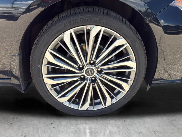 Used 2023 Black Nissan 2.5 SL image 9