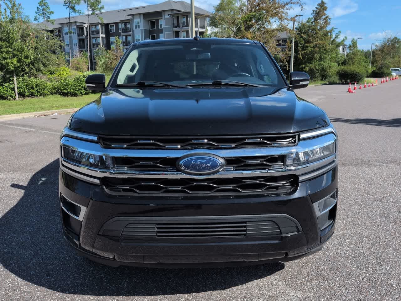 Used 2024 Agate Black Metallic Ford XLT image 9