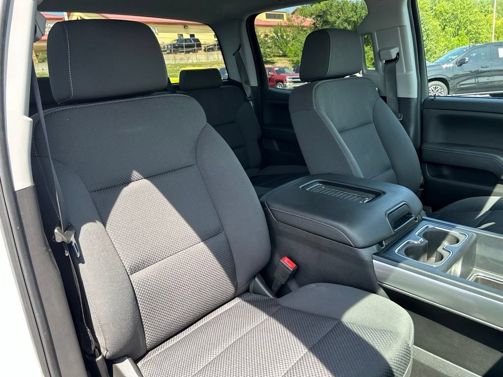 Used 2018 SUMMIT WHITE Chevrolet LT image 40