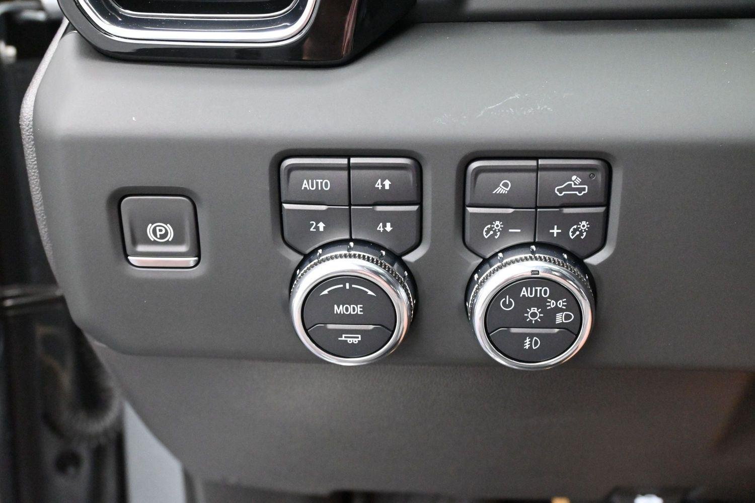 Used 2024 Sterling Metallic GMC Denali image 21