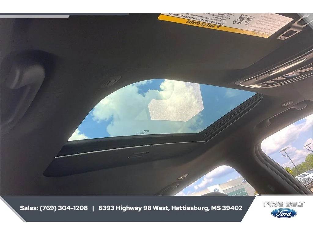 Used 2023 Silver Zynith Jeep Altitude image 16