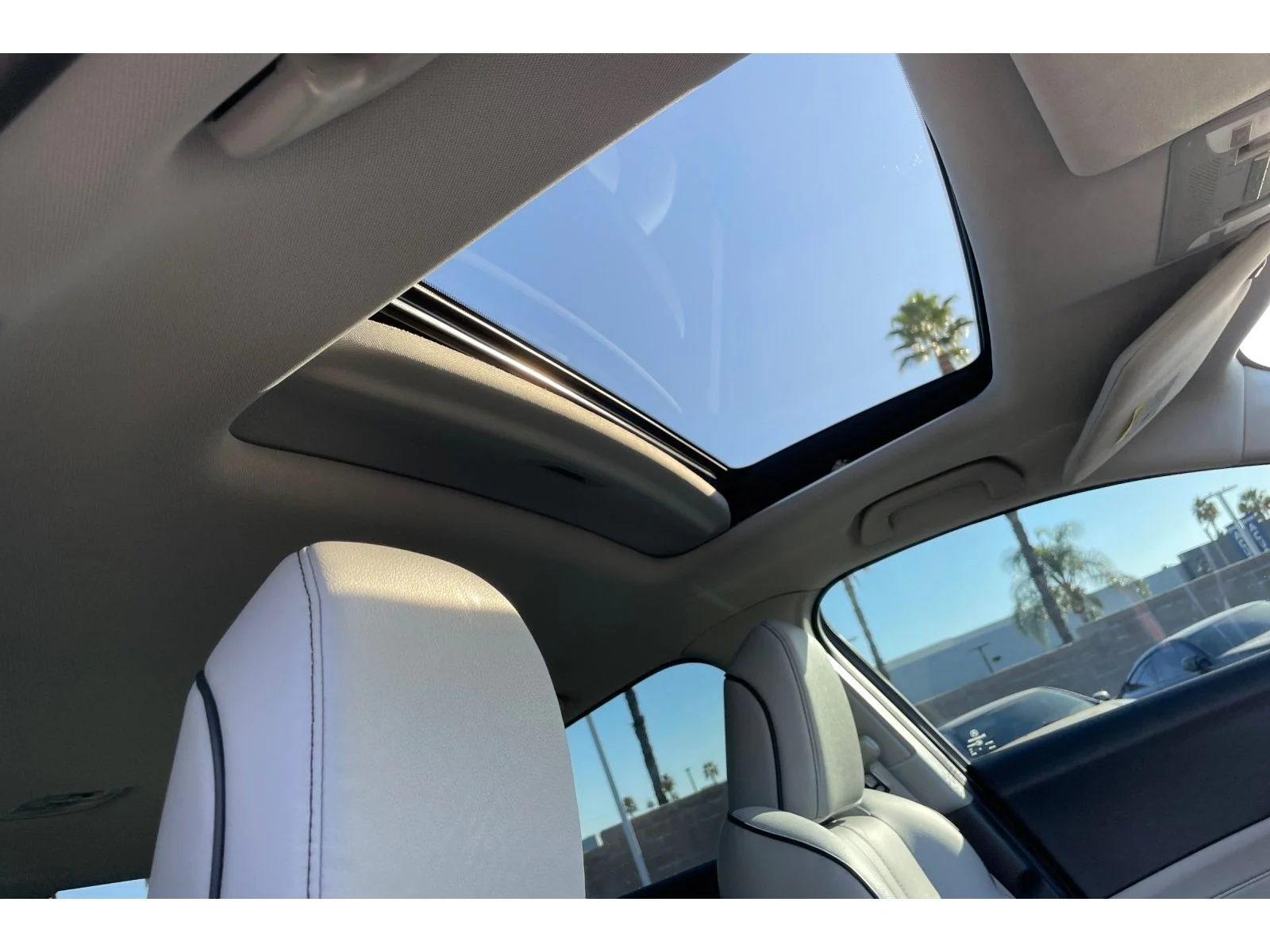 Used 2020 Platinum White Pearl Acura w/Technology Pkg image 18