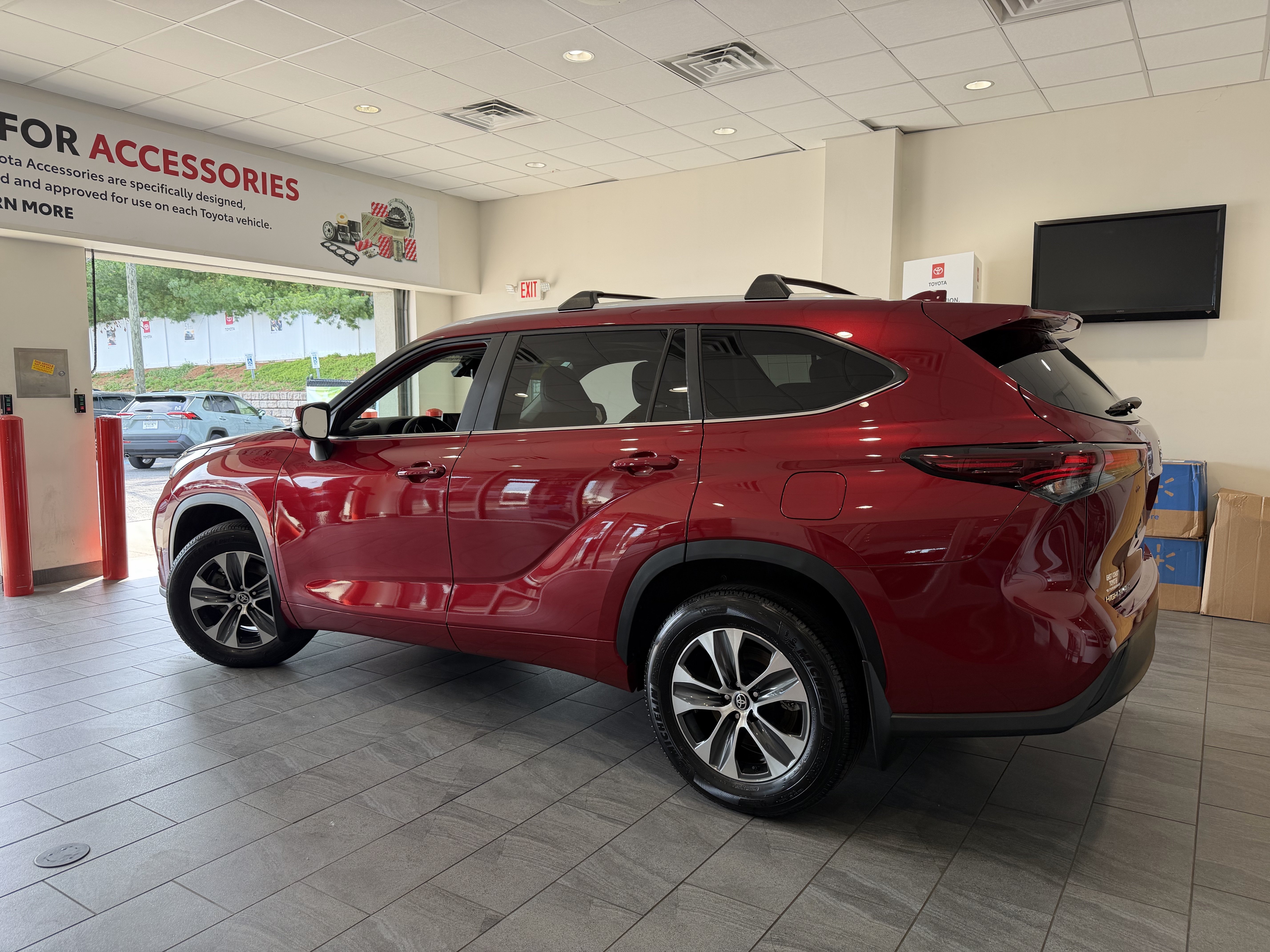 Certified Used 2025 RUBY FLARE RED Toyota XLE image 4