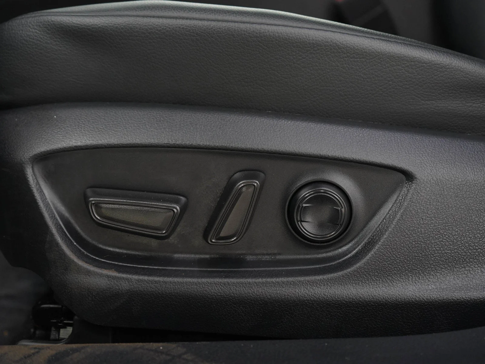 Used 2024  Toyota  image 25