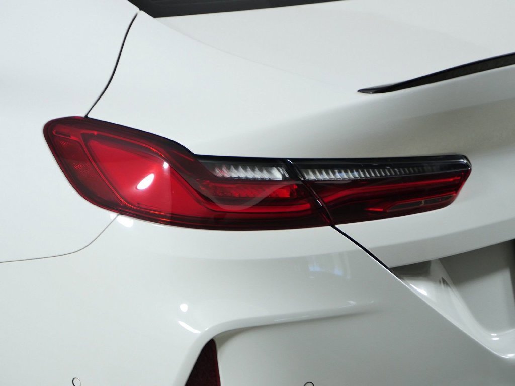 Used 2021 Alpine White BMW Base image 15