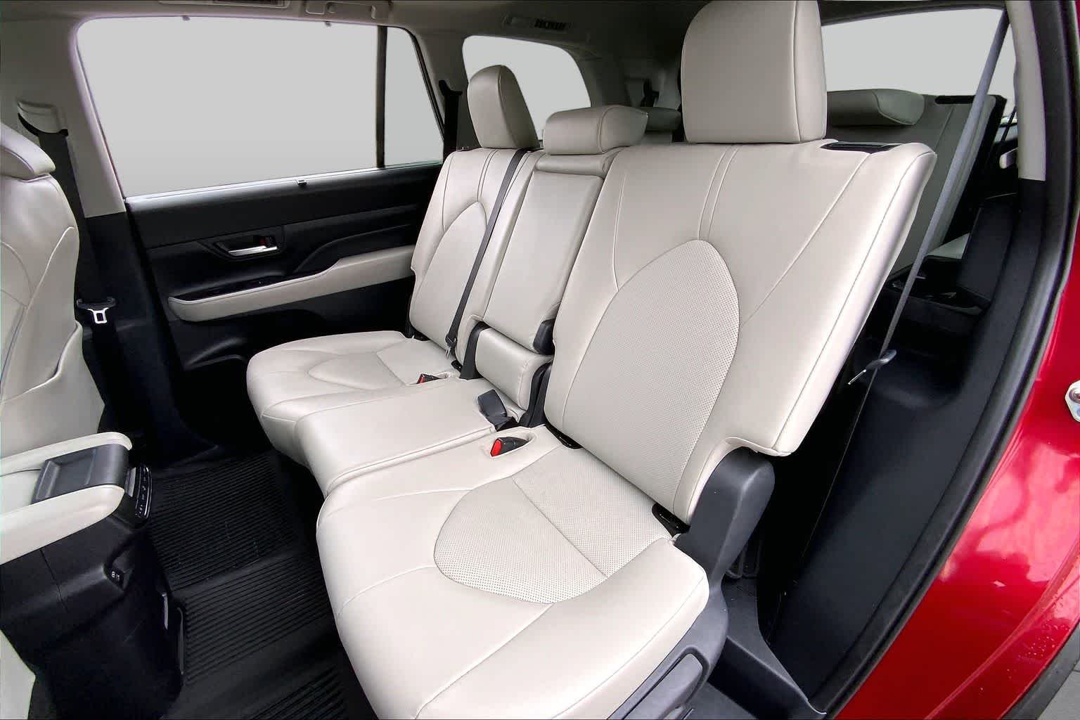 Used 2024 Ruby Flare Pearl Toyota XLE image 20