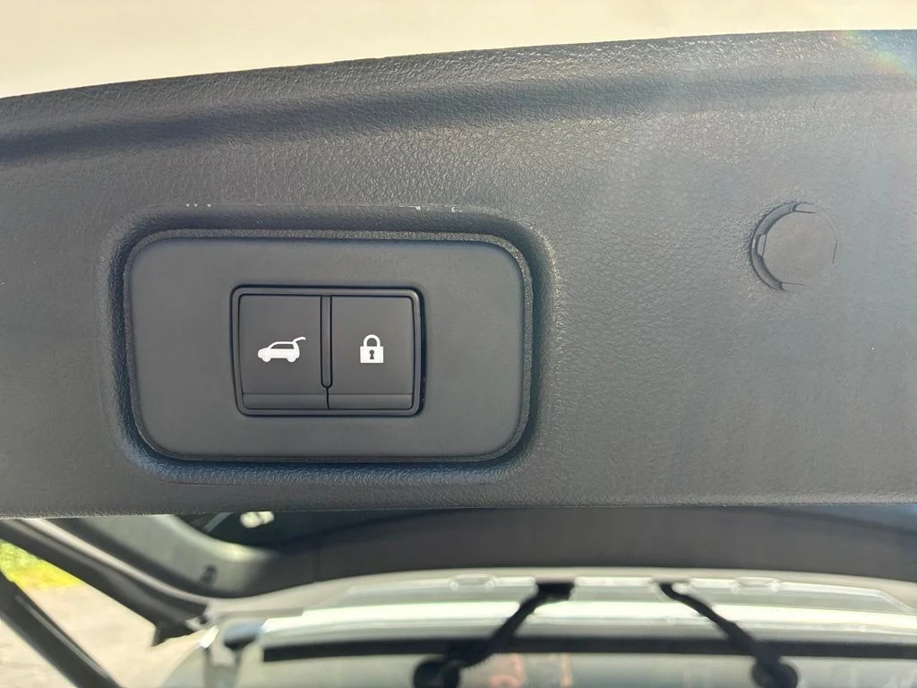 New 2026 Everest White Pearl TriCoat Nissan Platinum image 14
