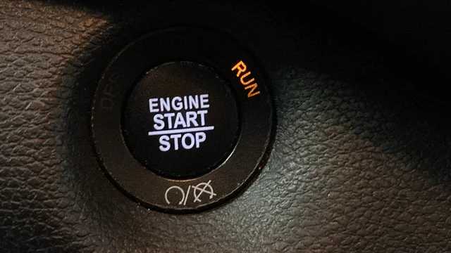 Used 2019 Sting-Gray Clearcoat Jeep Limited image 22